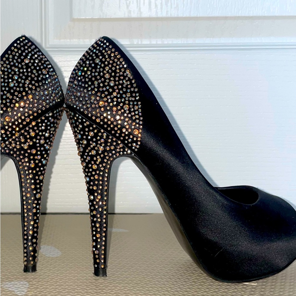 Steve Madden Playy R Rhinestone Heels Black Satin